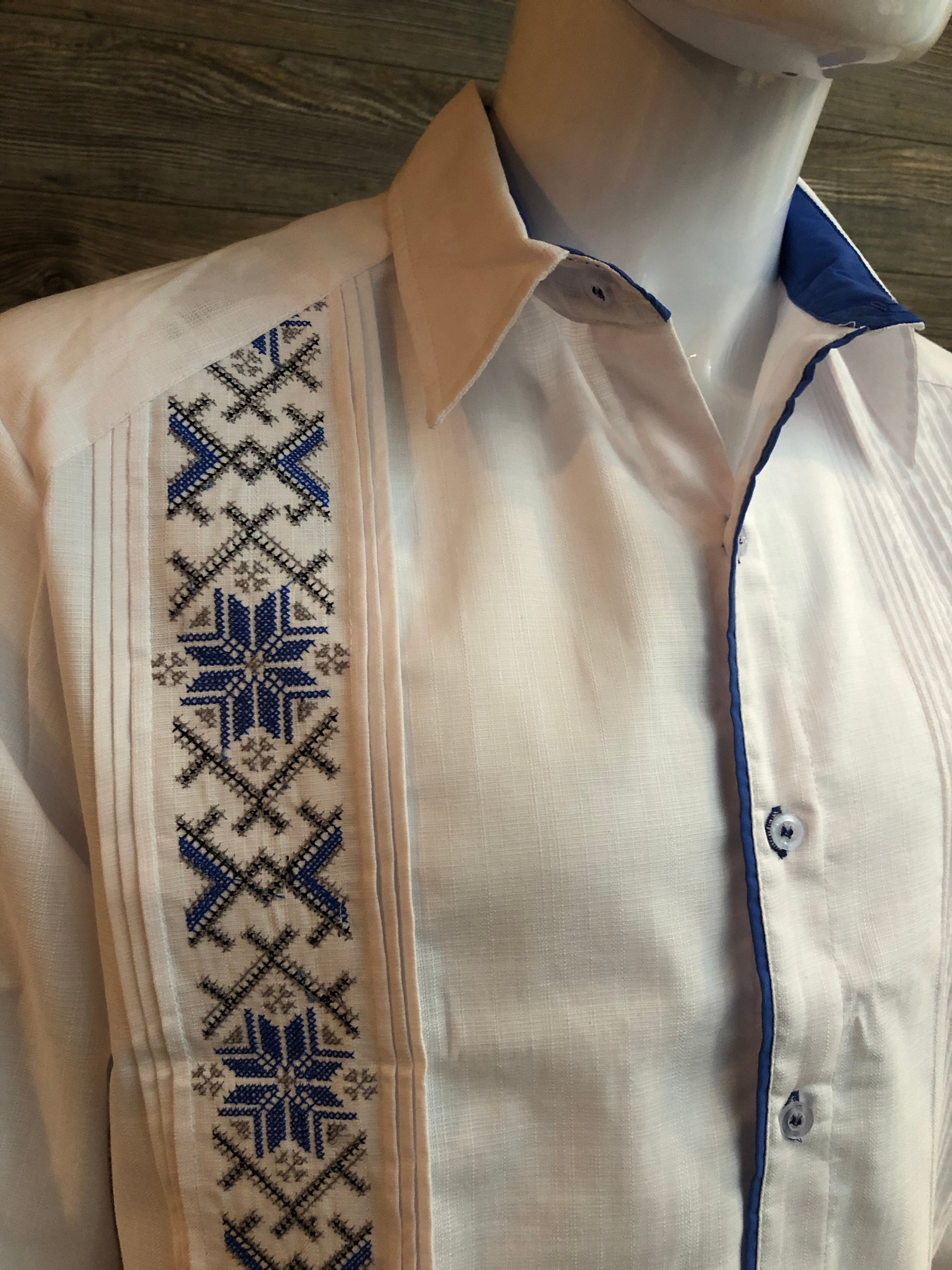 Akbal Embroidery Guayabera